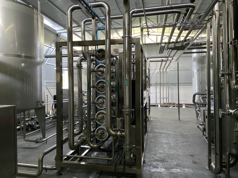 株洲天寶礦泉水60噸水處理設備